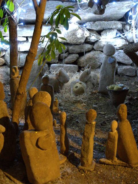 Crèches provençales dans les villages du Luberon 