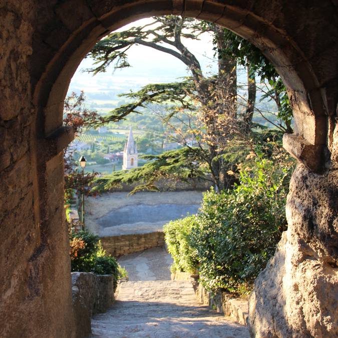 Bonnieux, Village Perché Du Luberon : Visites Et Sites Incontournables